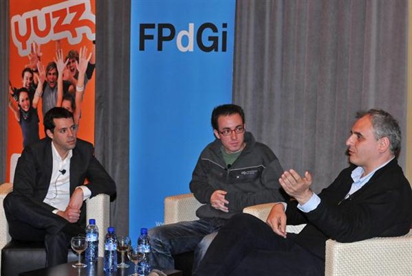 Fotografia de la conversa durant la presentació del conveni entre la Fundació Príncep de Girona i Yuzz.