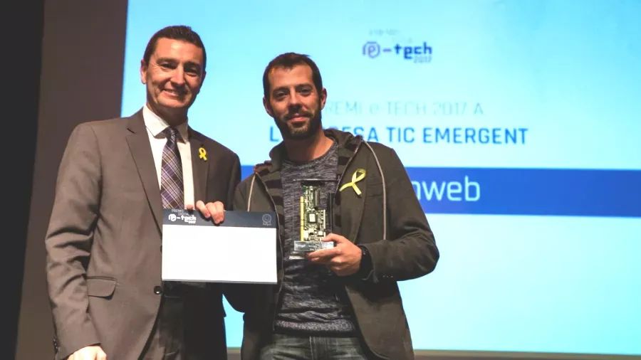David Sabaté CEO de tothomwb recollint el premi